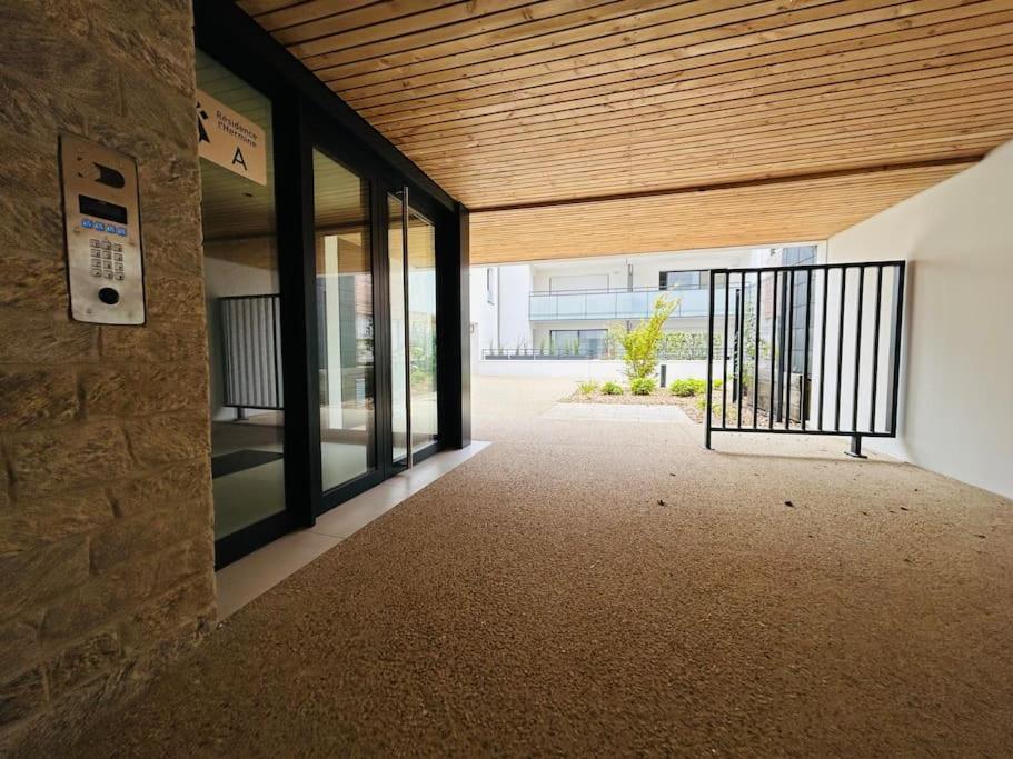 L'Hermine Terrasse Et Parking, 500 Plage Concarneau Exterior photo